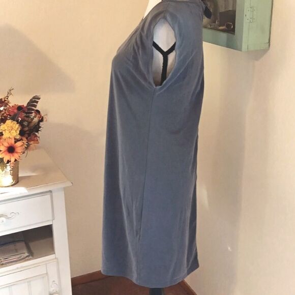 Kenar Modal Shift Dress - Picture 4 of 10